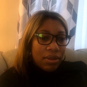 Meet your Posher, Chanel